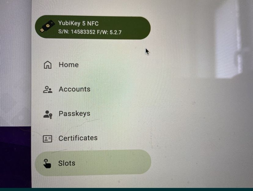 Ключ безпеки Yubikey 5 NFC (прошивка 5.2.7)