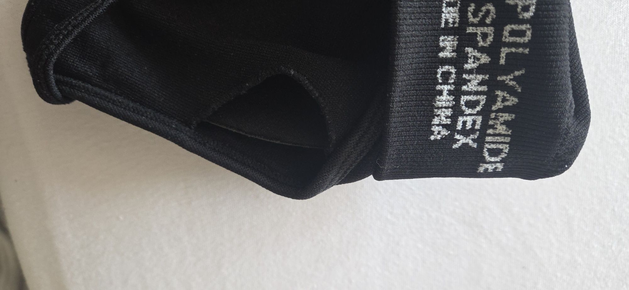 Biustonosz sportowy Carpatree czarny S