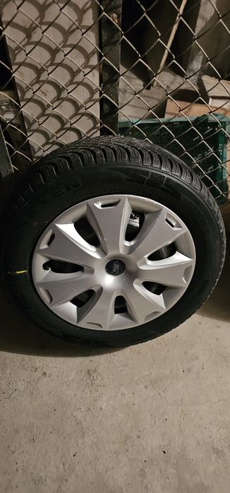 Koła, felgi, opony zimowe 215/55/16. Ford Focus MK3+kołpaki Ford