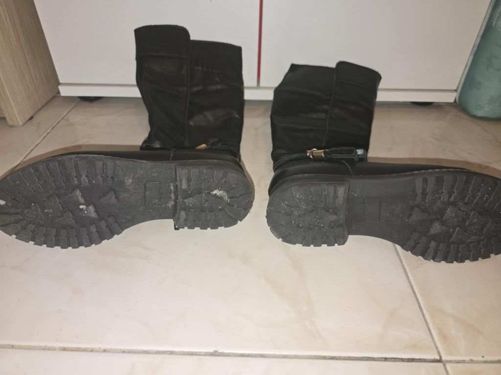 Botas menina em pele