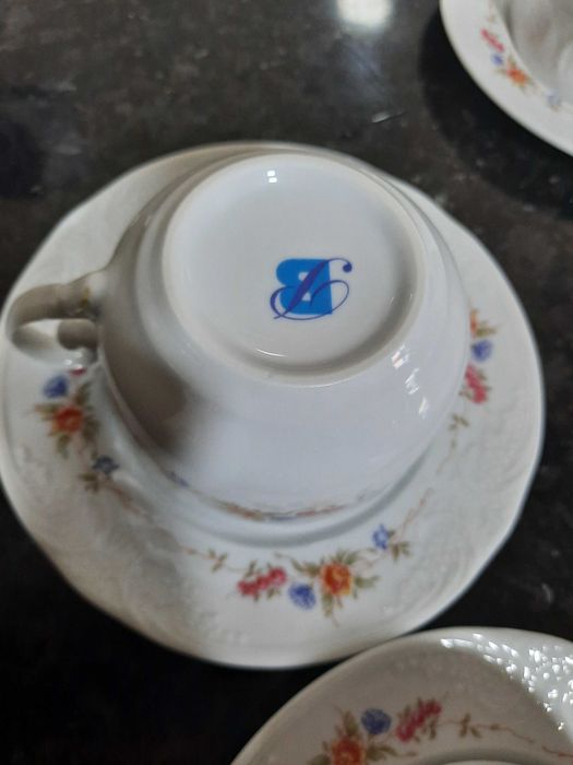 Conjunto de chavenas de cha e café