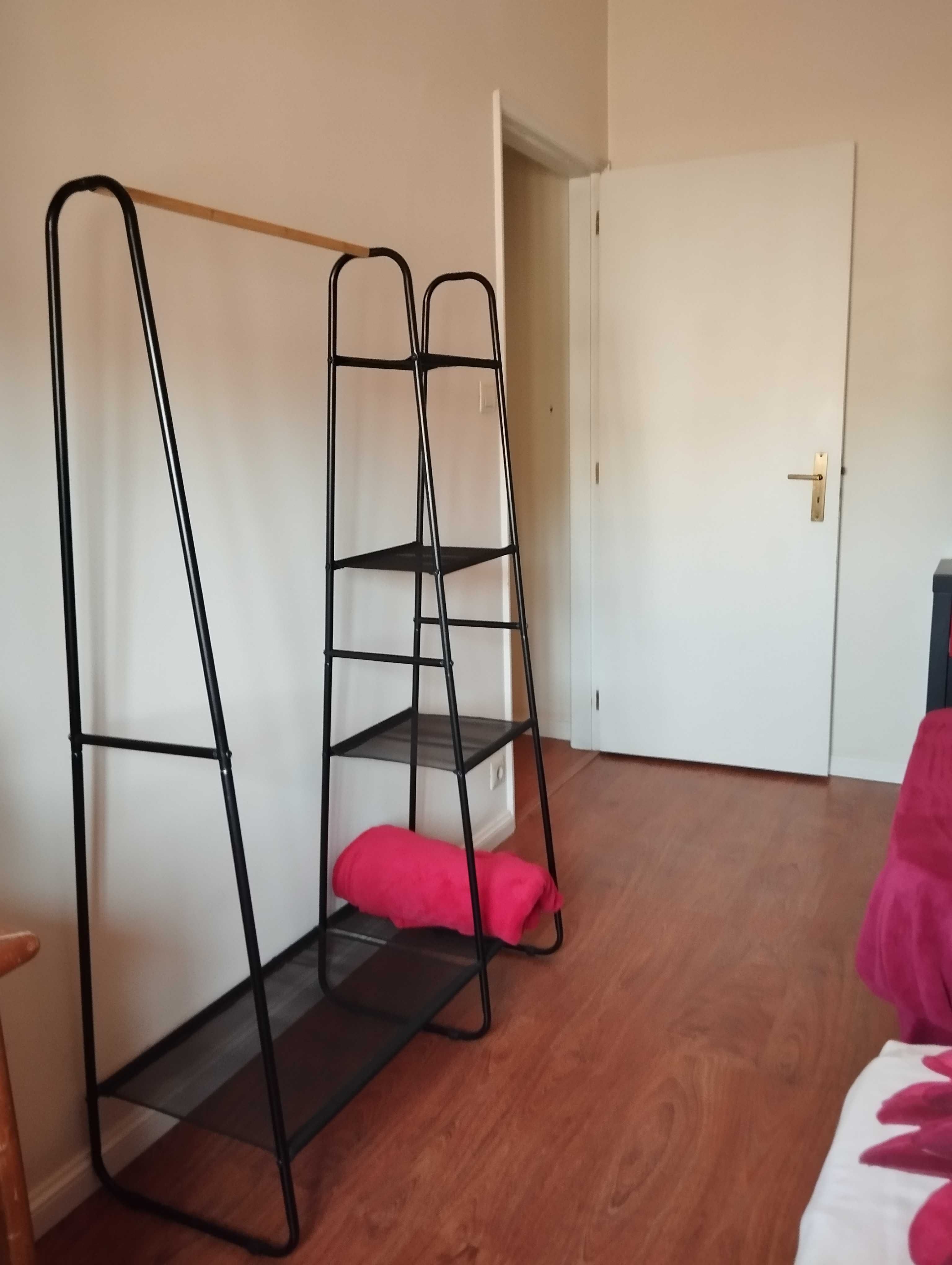 quarto Individual  em sta. marta, a 9 km de viana