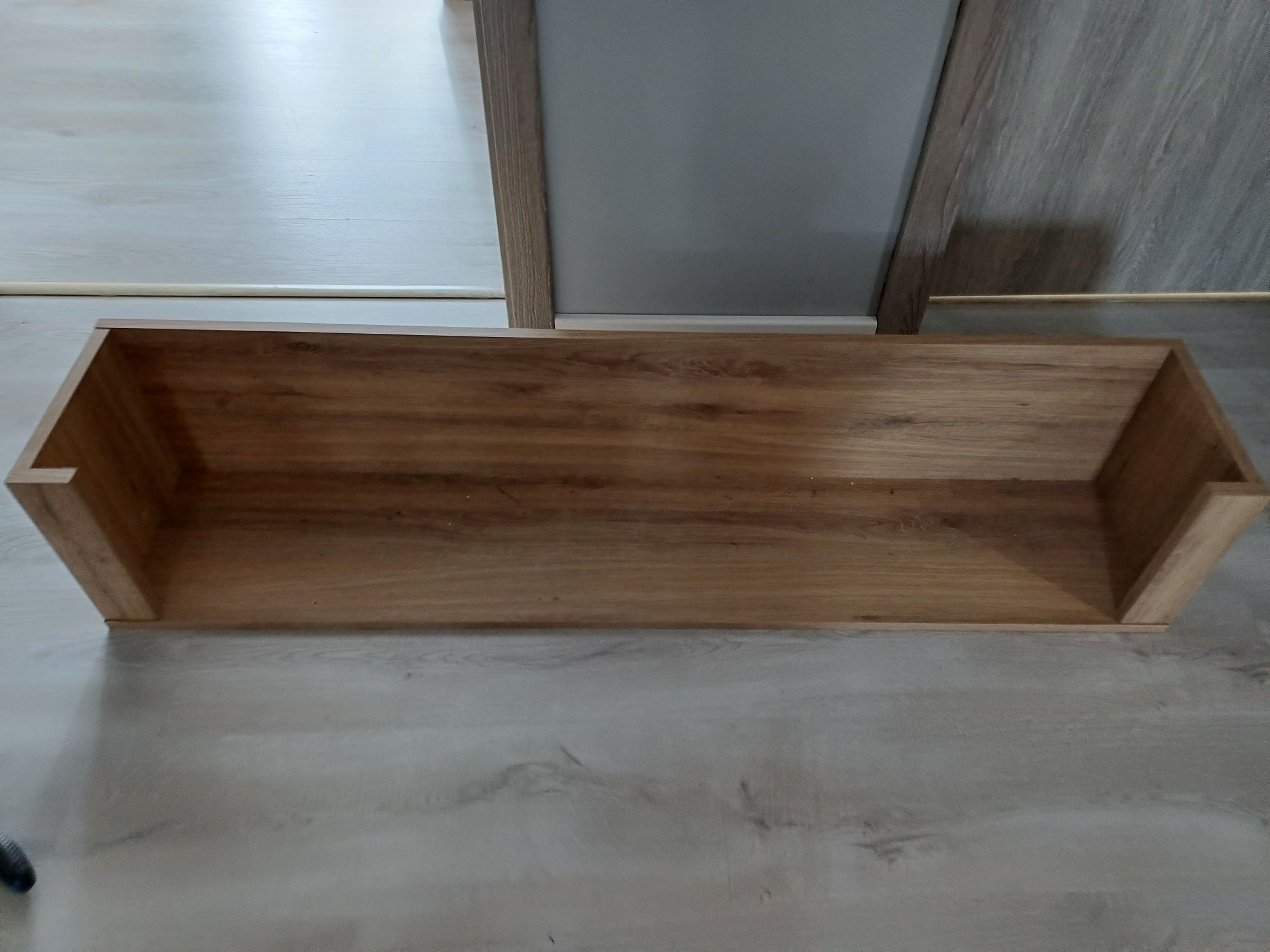 Biurko 126x60 z półką wisząca