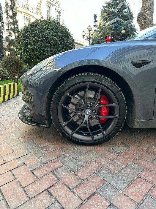 Диски Tesla R18 5x114.3 Flow Forming Model 3 PERFORMANCE