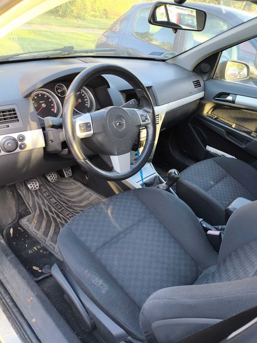 Opel Astra H 2004 - 1.6 benzyna + LPG