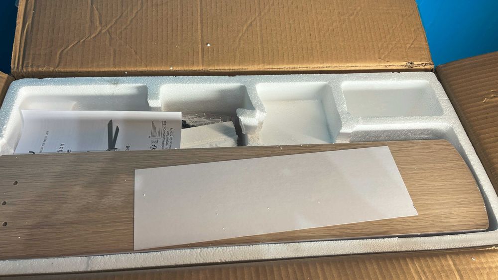 Wentylator sufitowy z lampą LED i pilotem, 52" CJOY 52-1083 spp56