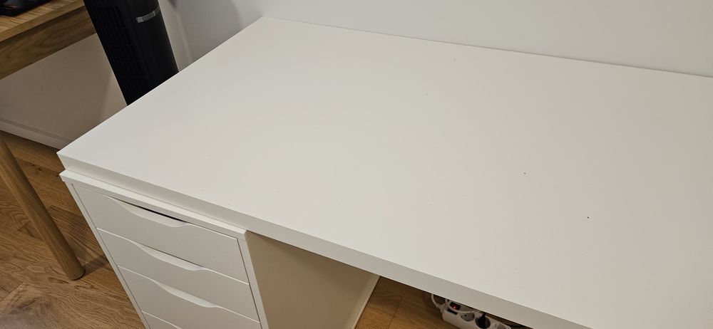 Tampo madeira IKEA 1.20 + duas pernas ADILS