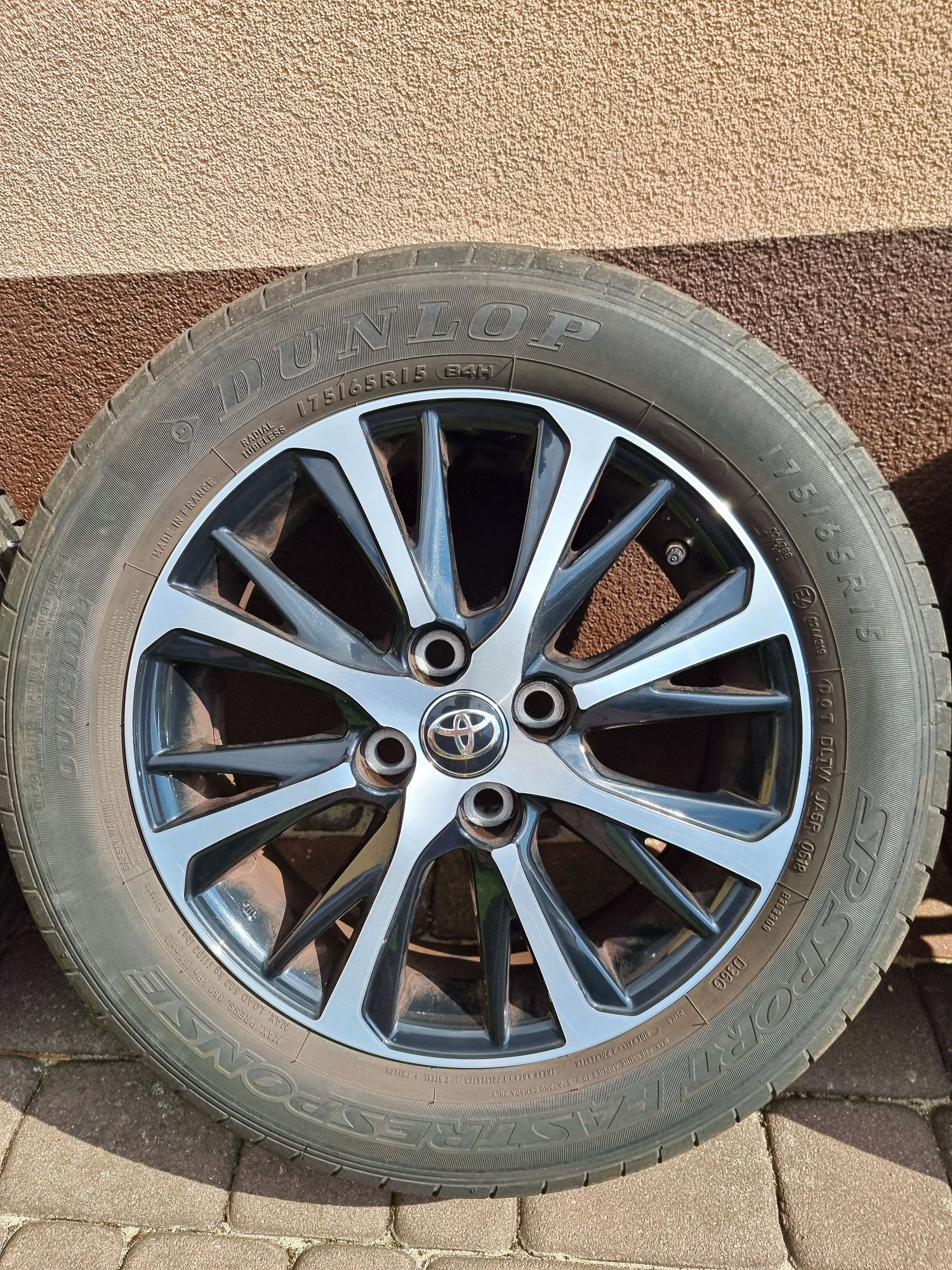 Koła letnie 15" felgi oryginalne Toyota Yaris Aygo 4x100 175/65/15
