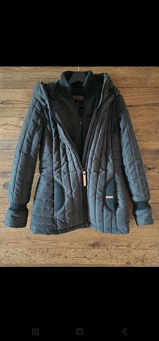 Pożądana o niepowtarzalny wzorze, oryginalna kurtka KHUJO