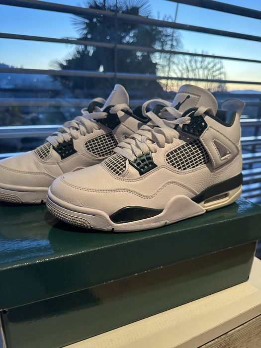Jordan 4 odionized green
