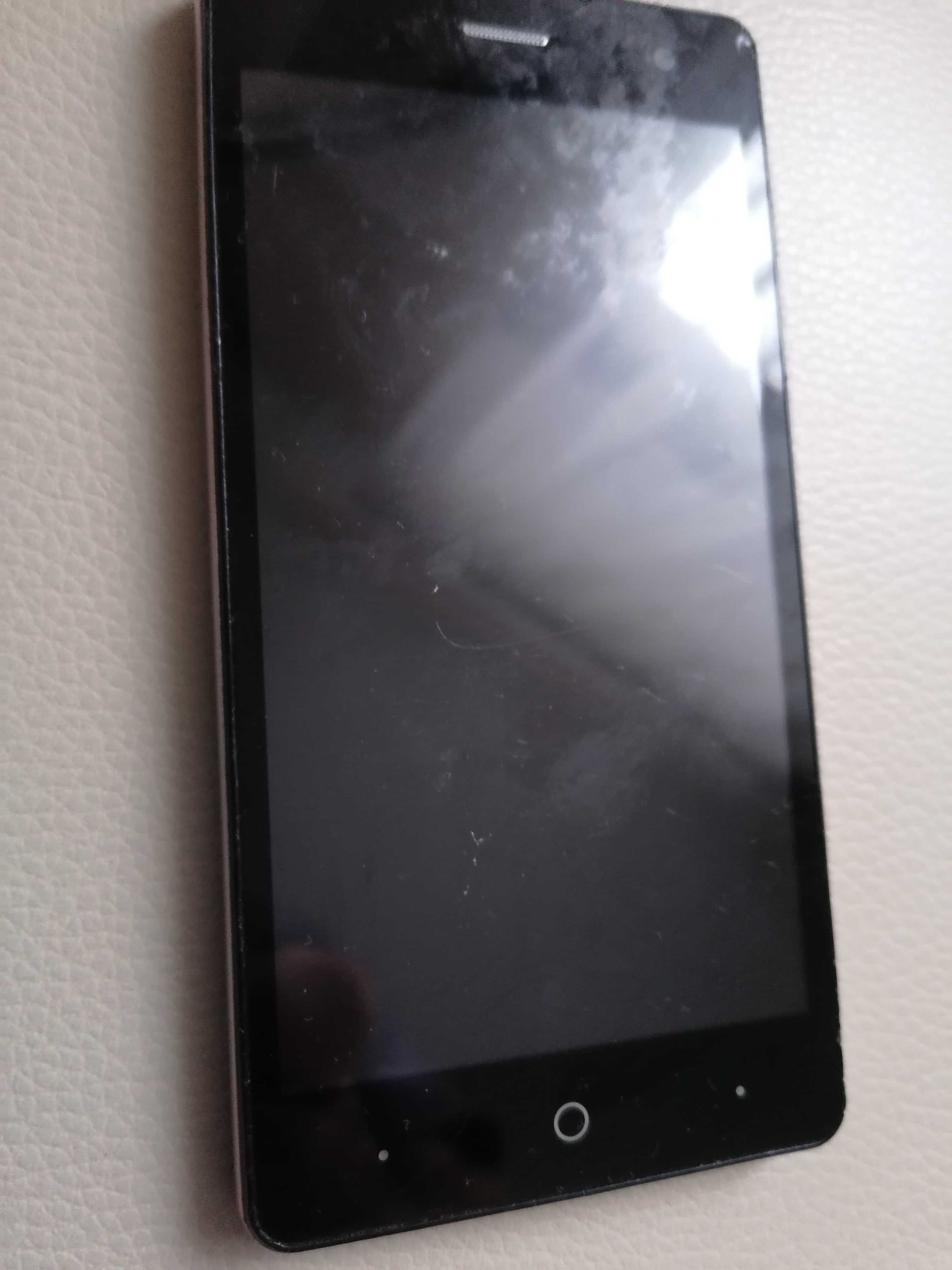 Тел. ZTE Blade L7 не вмикається,здута батарея.На запчастини або відн.