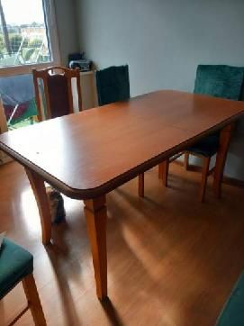 Stół i komplet krzes