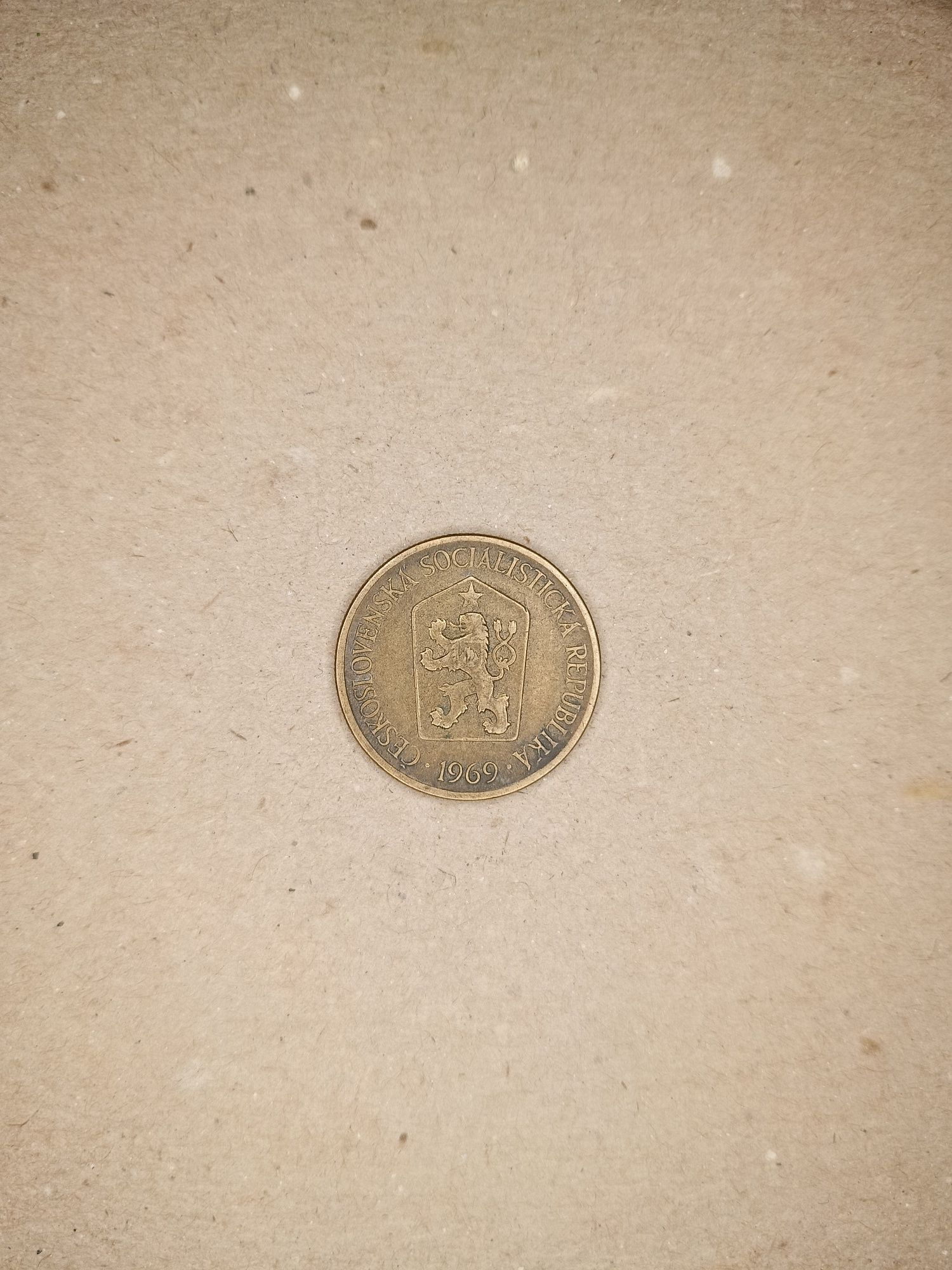 1 Korona moneta Czechosłowacja 1969 r.  Kobita kuca z łopatą szpadel