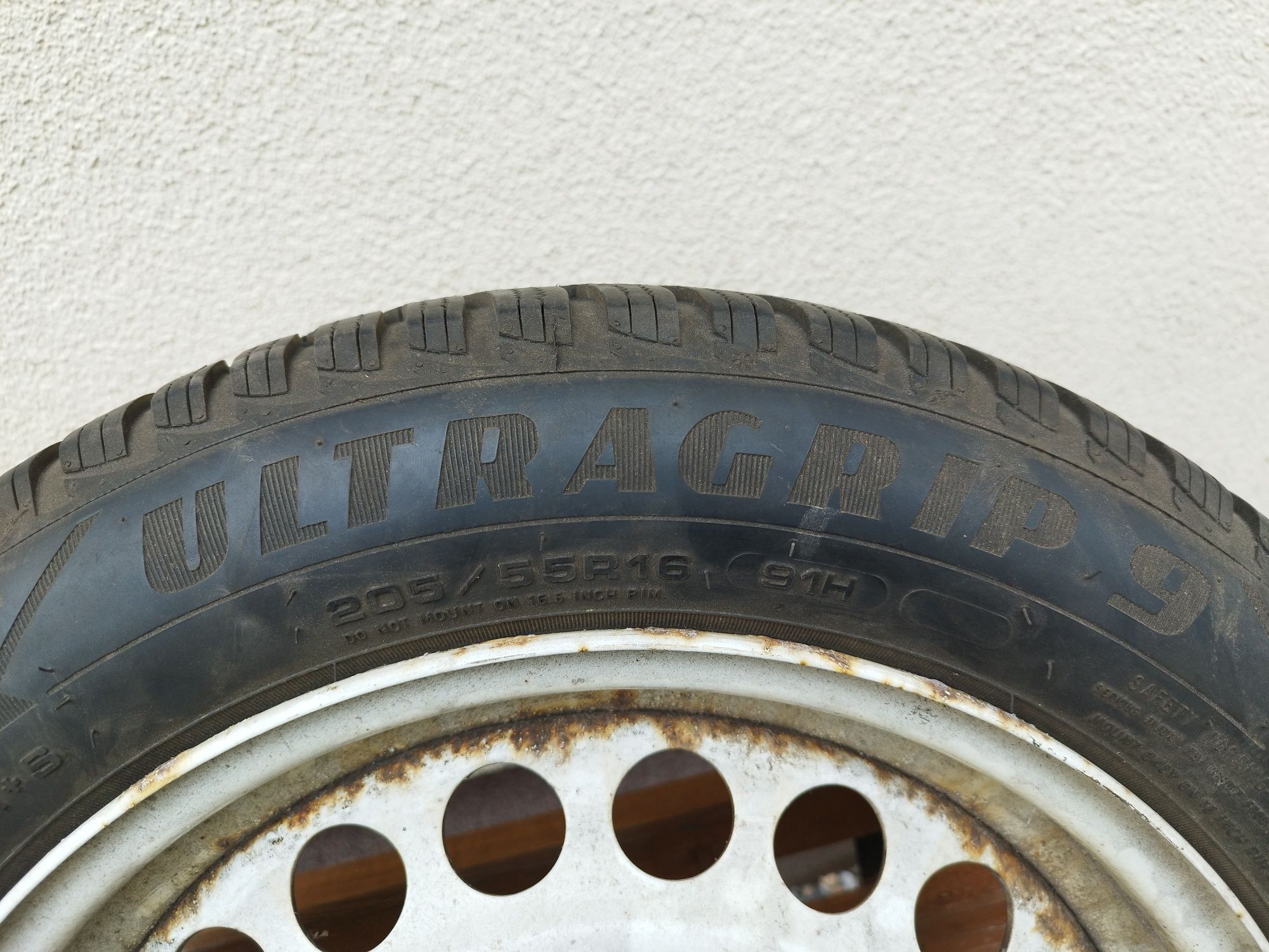 Opony na felgach stalowych R16 Mercedes