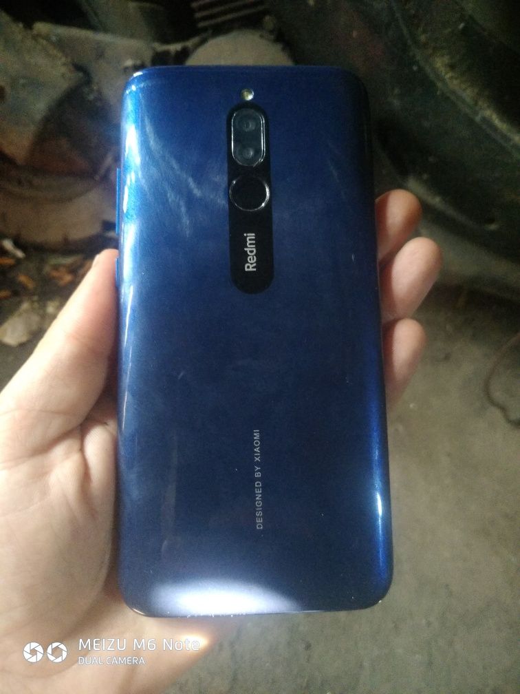 Телефон Redmi 8 пам'ять 3/ 32 гб