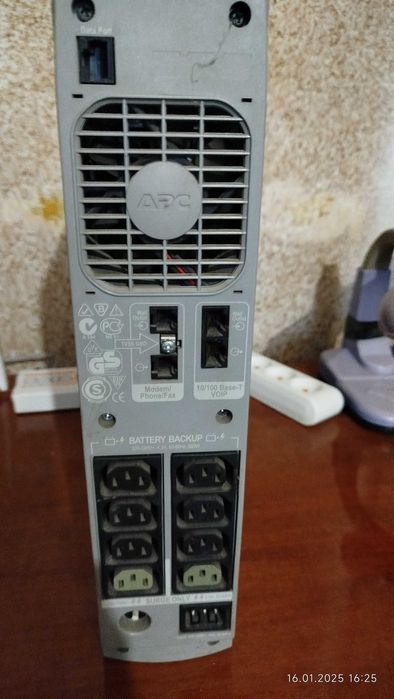 ДБЖ блок безперебійного живлення APC Back-UPS RS 1000
