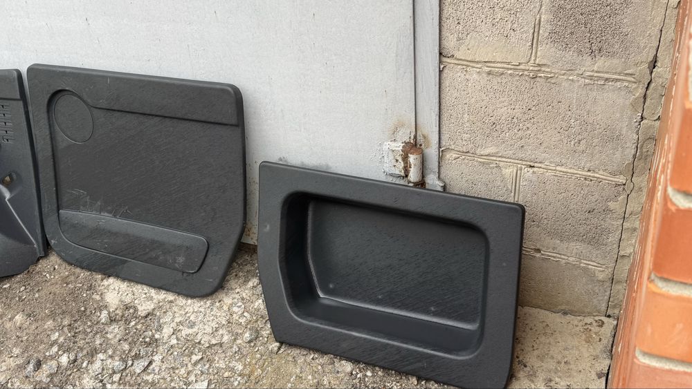 Продам пластик салону Renault Kongoo 2,3