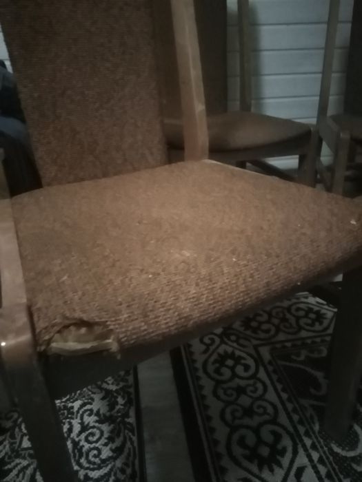 Продам 4 стільця