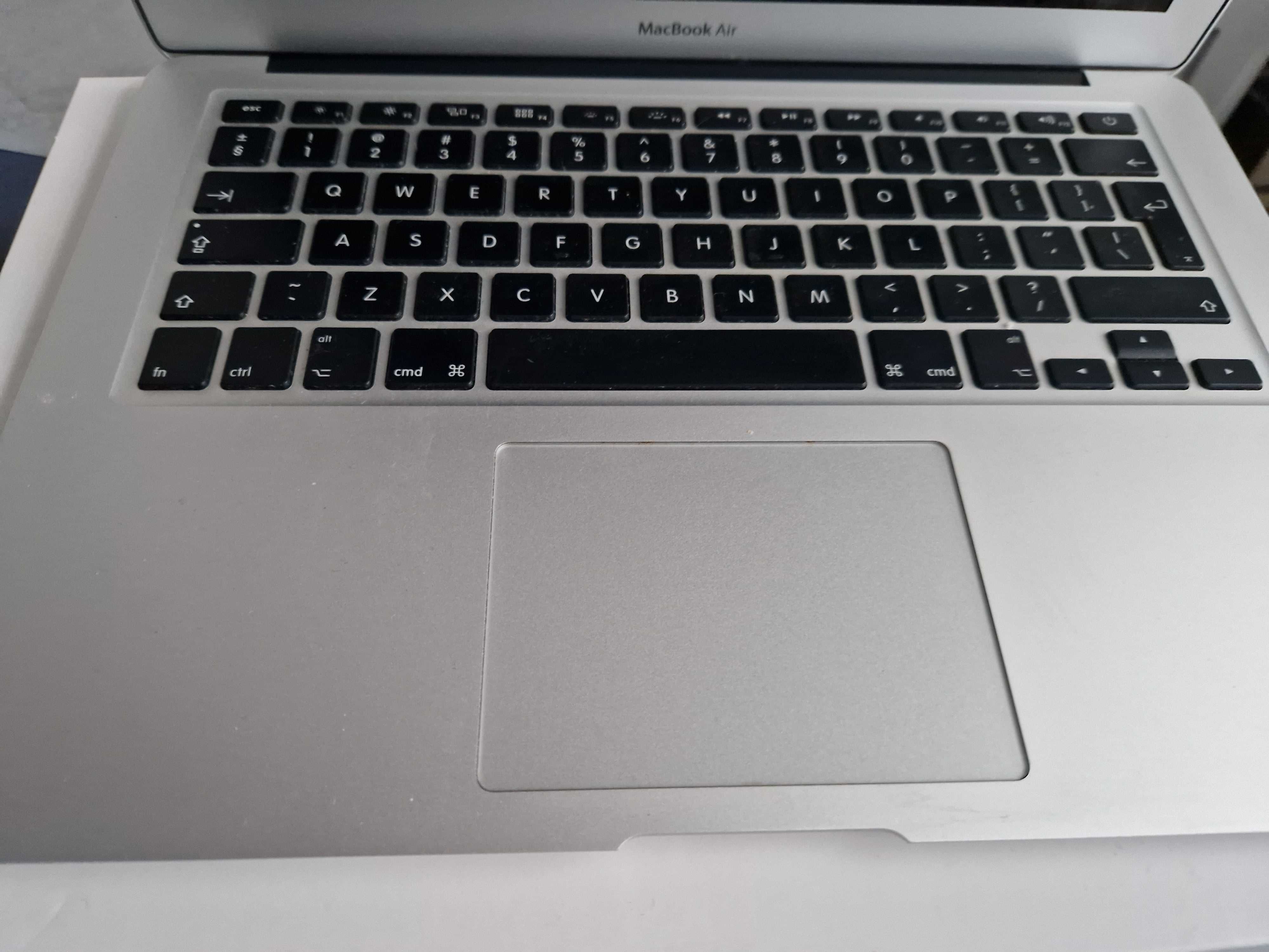 MacBook Air 13" Early 2015 i5 1.6 GHz 8GB