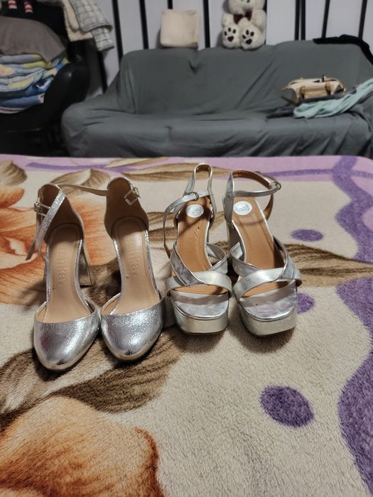 Sapatos classicos de mulher