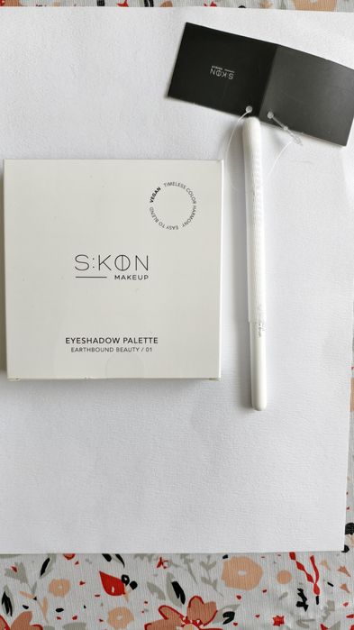 Paleta cieni + pędzel