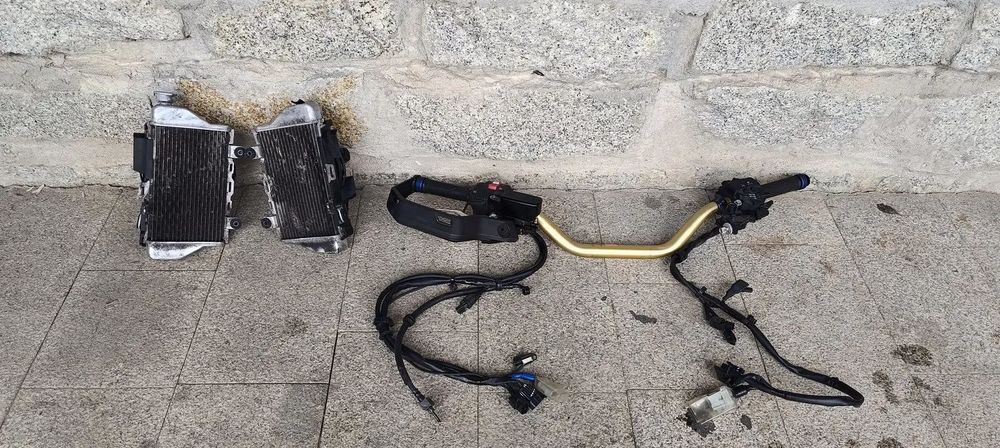 HONDA CRF 1100 AFRICA KIEROWNICA PRZEŁĄCZNIK POMPKA HAMULCA SPRZĘGŁA CHŁODNICA