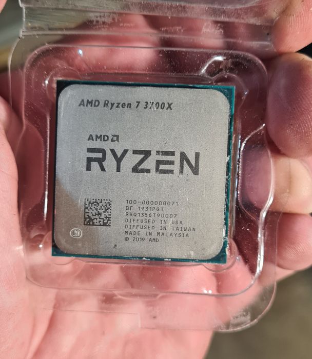 Процесор AMD ryzen 7 3700x