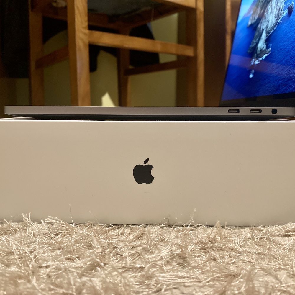 MacBook Pro (13 polegadas, 2018, quatro portas Thunderbolt 3)