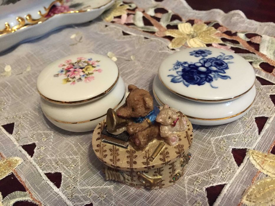 Porta joias em porcelana e marfinite