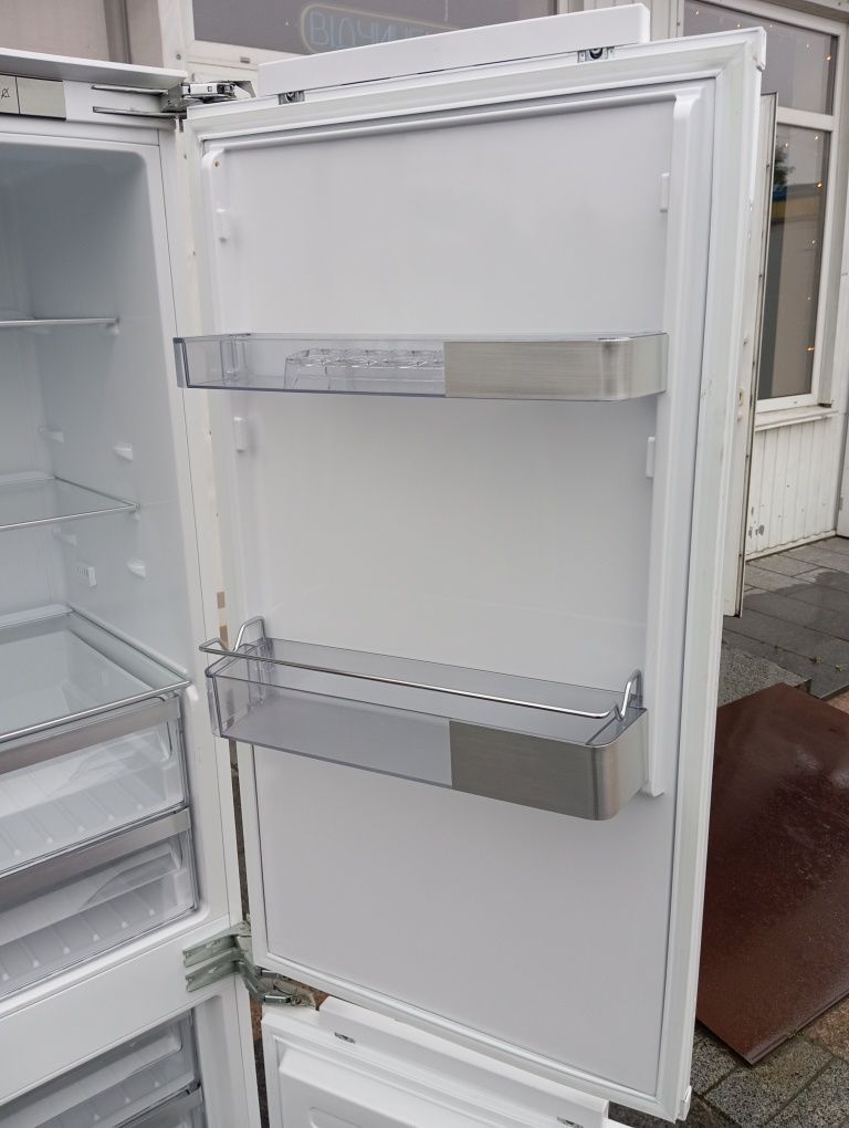Встраиваемый холодильник Grundig K56300 No-Frost 177см INVERTER A+++
