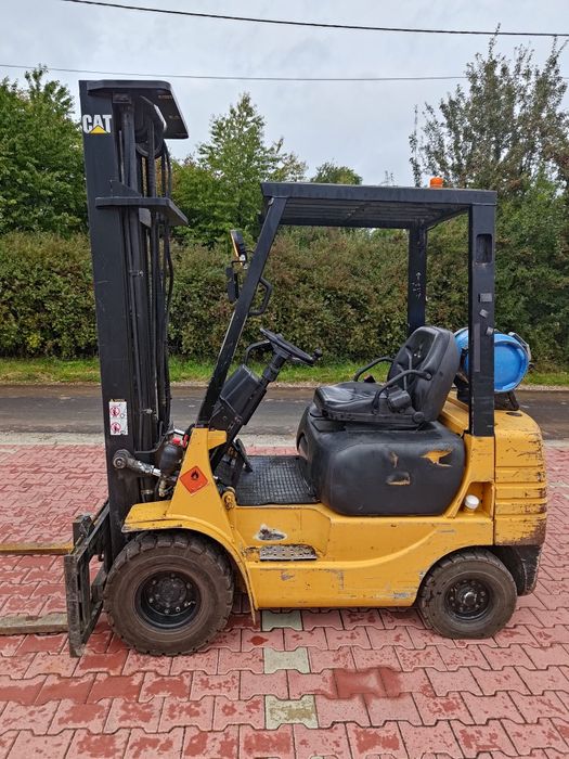 Wozek widlowy Caterpillar 1,8t oryginal triplex stan bdb