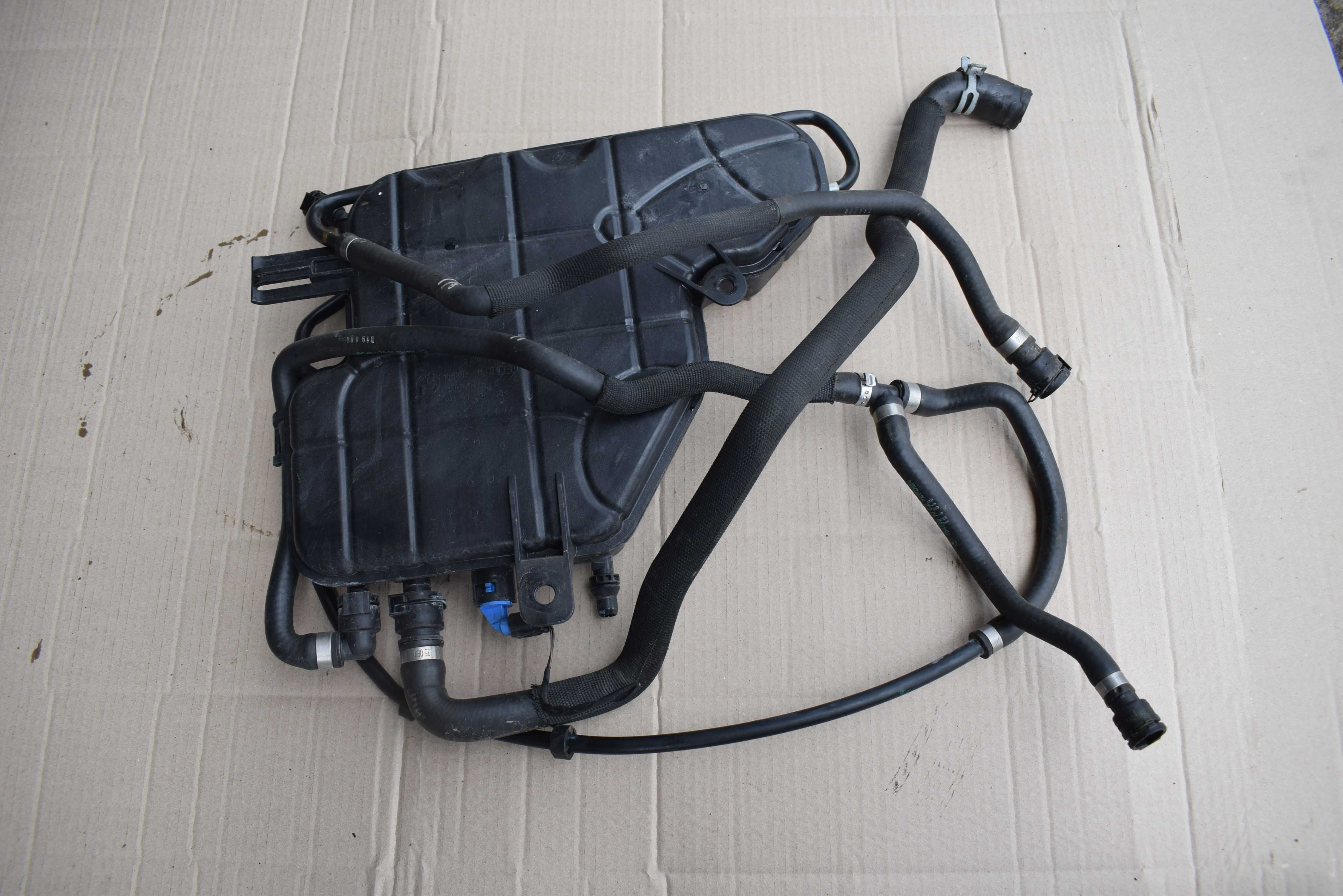zbiorniczek spryskiwaczy pompka BMW M5 M6 F07 F10 F01 F06 14r. lift