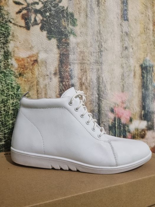 Продаю шкіряніі черевики Free-Steep.