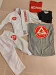 Conjunto kimono Gracie Barra com rashguard e toalha