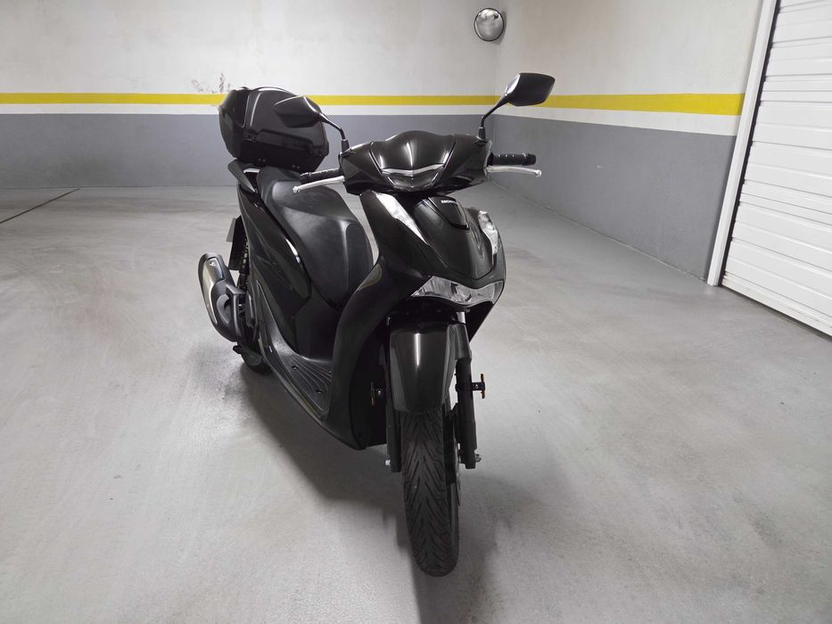 Honda SH125i, 2025, 900km e garantia Honda até 2028