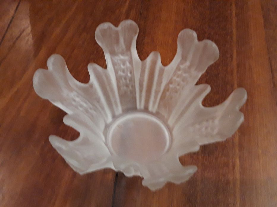 Pequena taça de vidro do deserto antiga