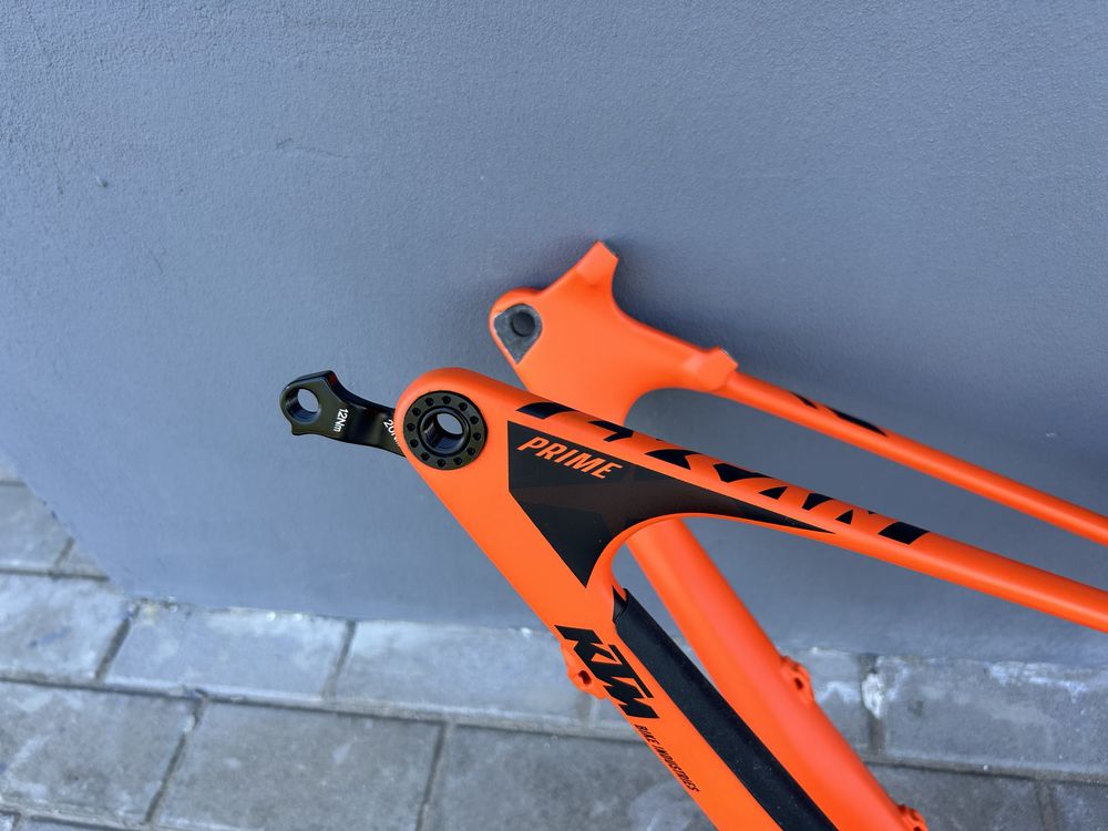 Rama KTM lycan Prime 27,5 carbon M karbon