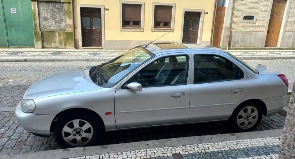 Ford Mondeo 2.0i Ghia Executive