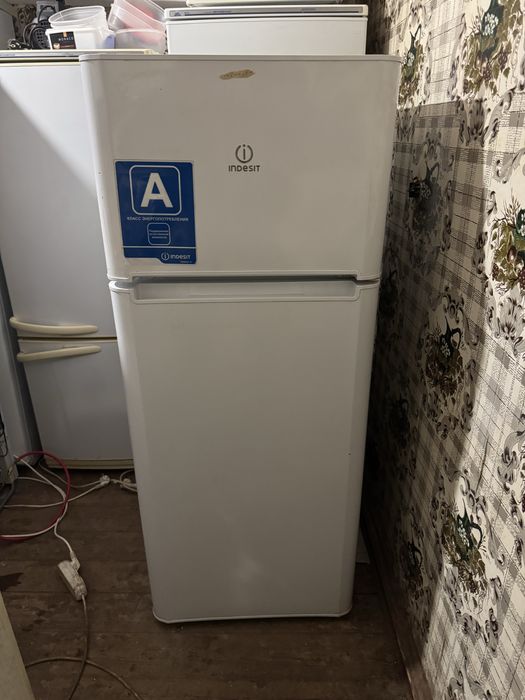 Продам холодильник в гарному робочому стані