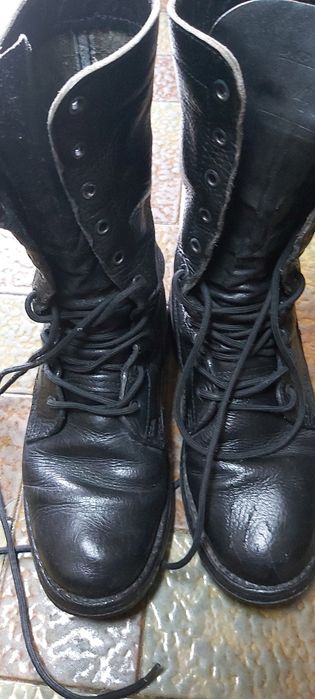 Botas militares usadas