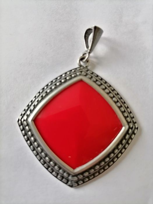 Срібні прикраси.