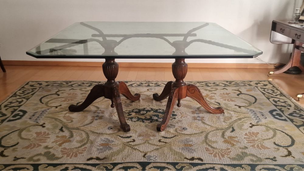 Mesa quadrada em madeira e vidro recolha urgente