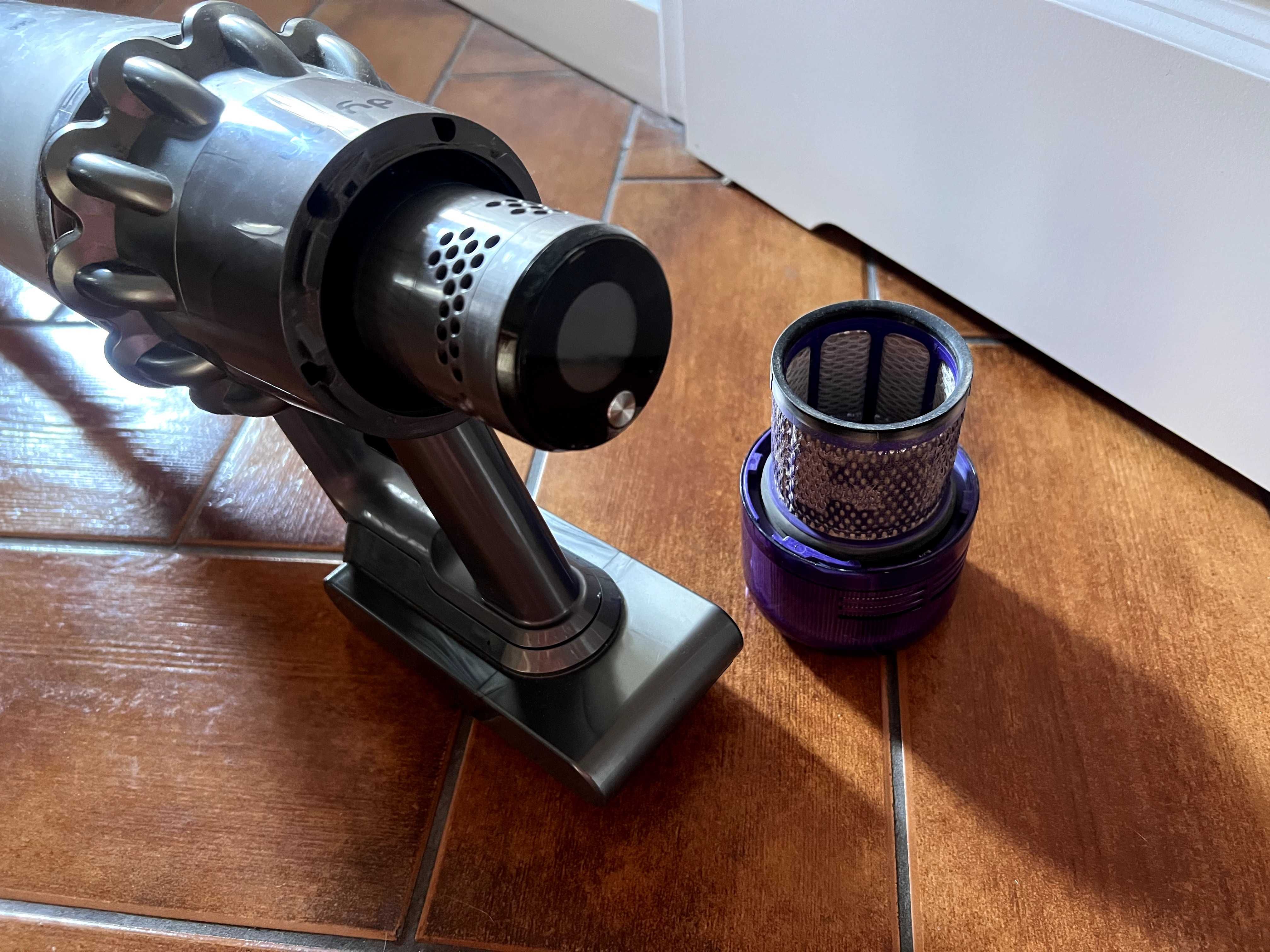 Odkurzacz Dyson SV17 plus akcesoria