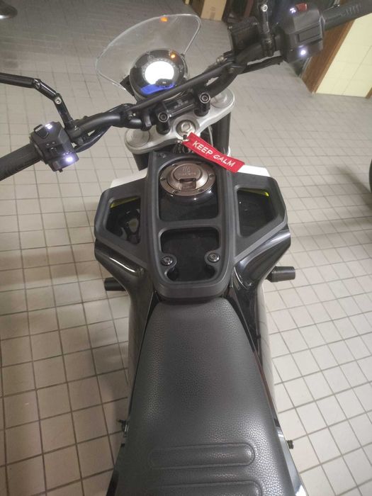 HUSQVARNA Svartpilen 401 UNICA