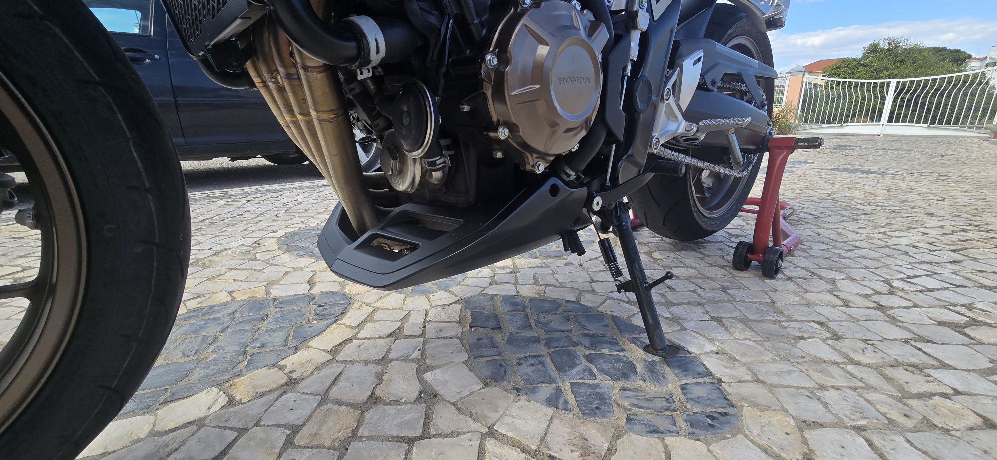 Honda cb650r naked