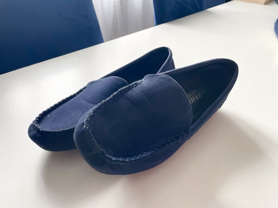Buty mega stan zamszowe idealne na komunie, rozmiar 39 grantowe