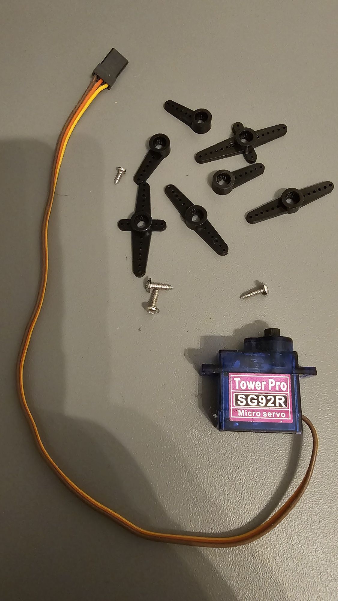 Serwo TowerPro SG-92R - micro