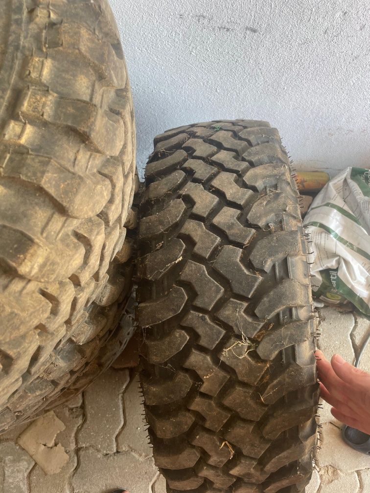 4 fedima f mud 225/75 R15 com jantes Jeep