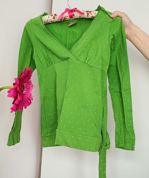 Butik zielona bluzka w groszki długie rękawy 36 S bawełna dekolt V