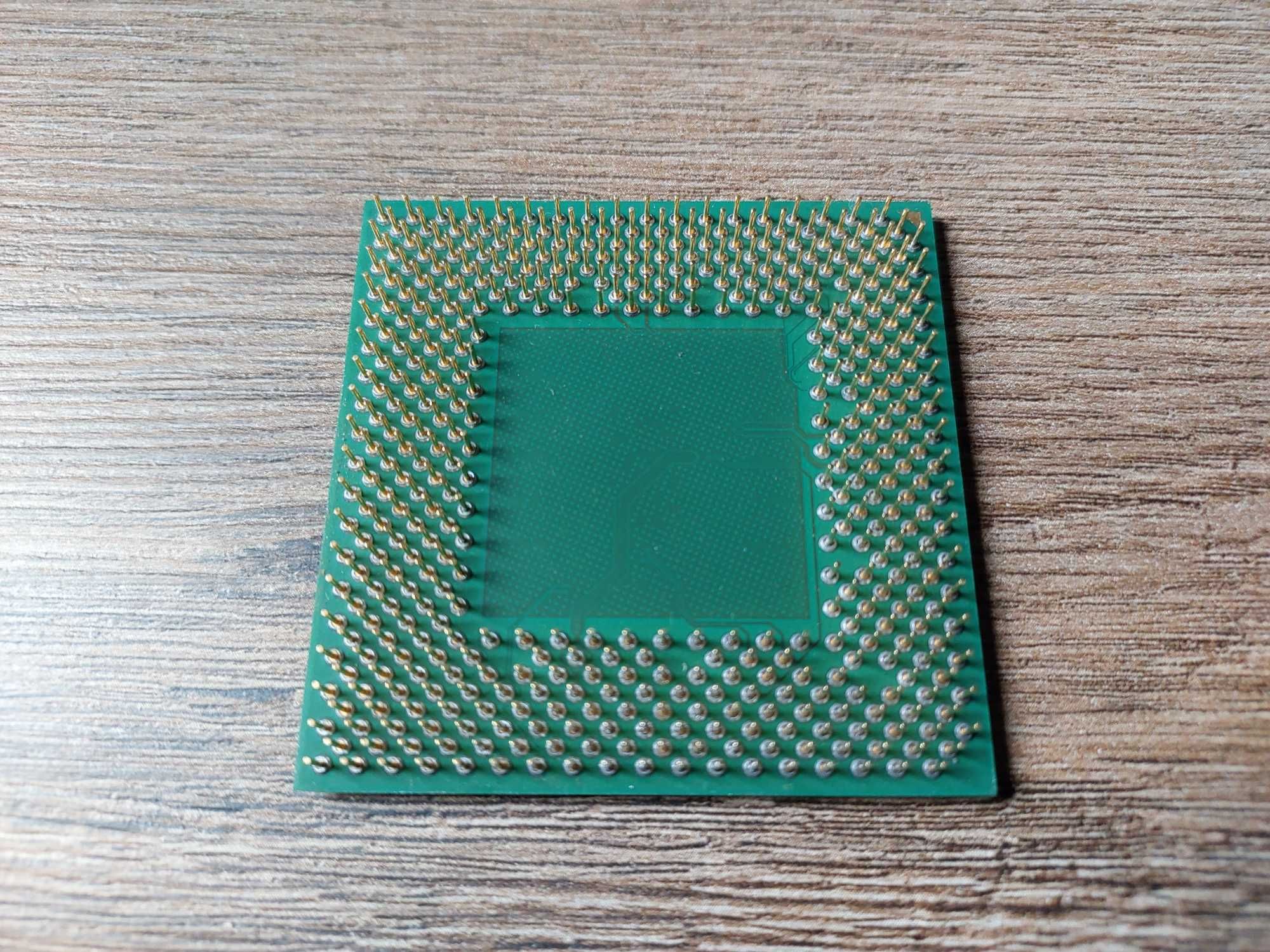 AMD Athlon AXDA2400KV3C i RAM DDR 512MB x2